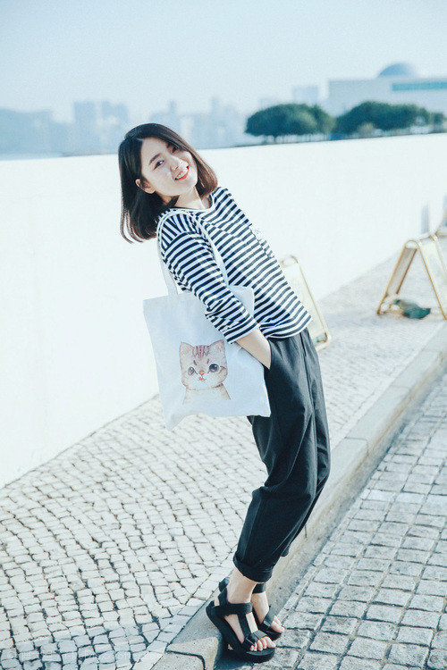 “短柄墙球:高新区全民健身馆赛场,赛出速度与智慧的新高度!”