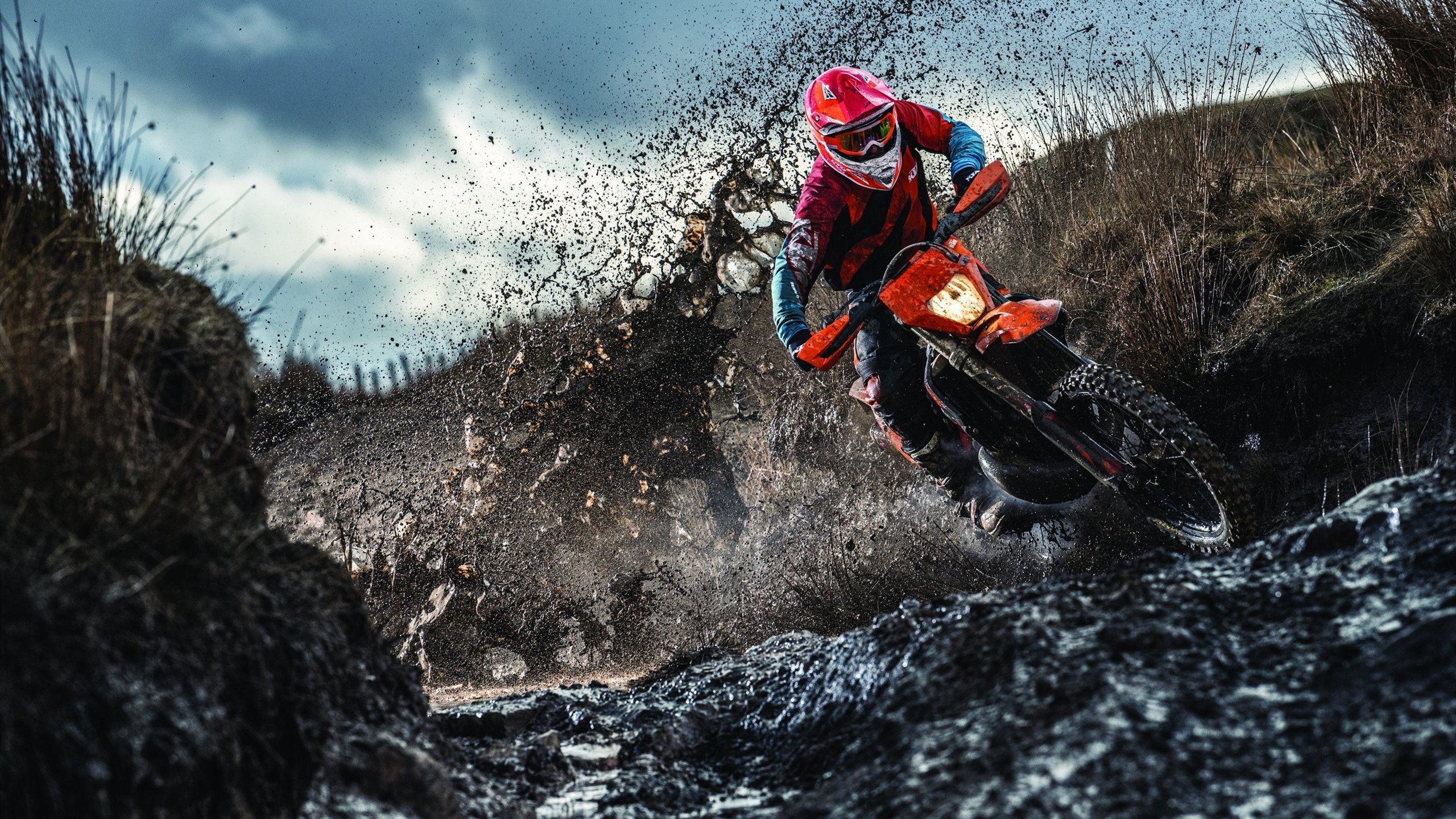 九游体育-中路直塞成功率是否高于边路渗透传球，直塞最强的中场