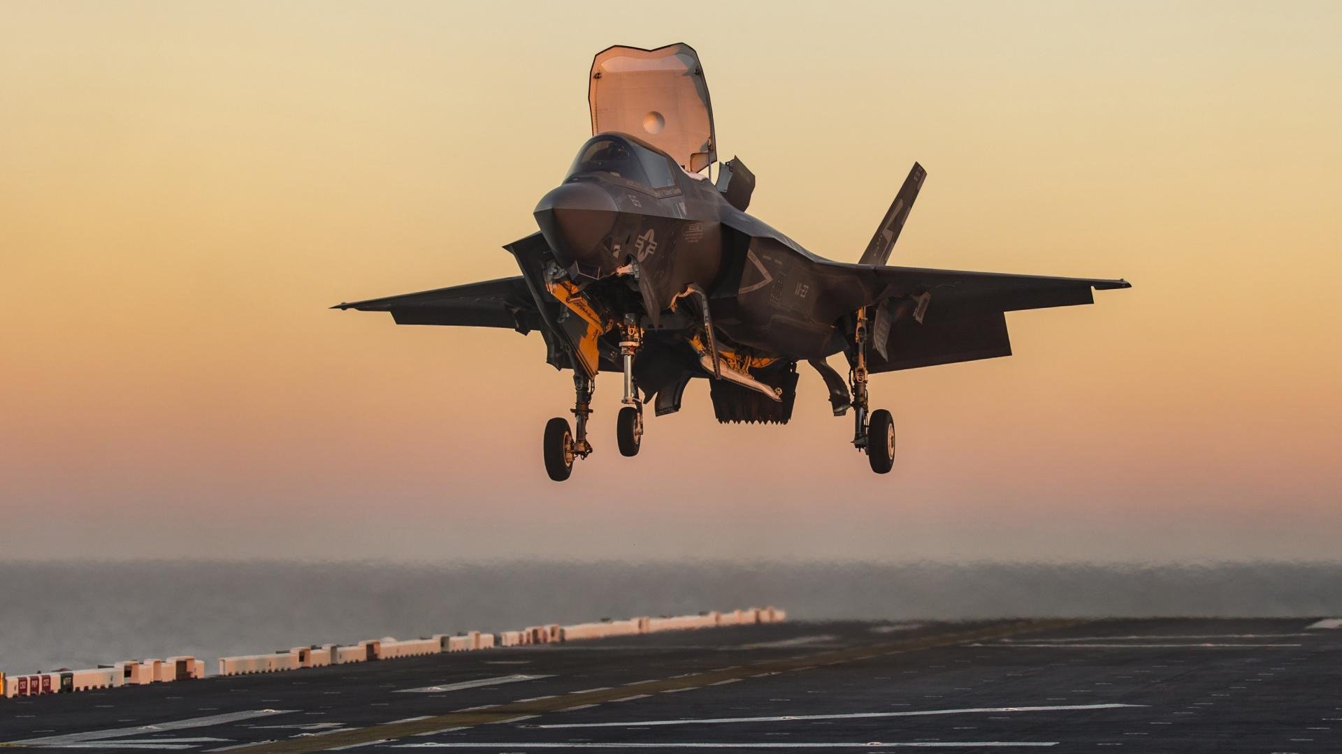 搏击擂台新晋拳手打法独具一格，搏击选手